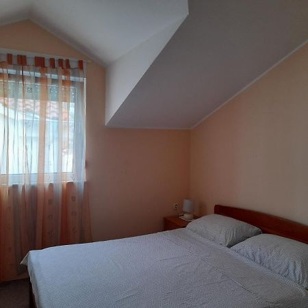 Apartments Nevjestic Primosten Exterior photo